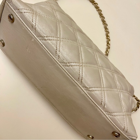 Vintage Chanel Quilted Leather Flap Bag - Light Grey - Picture 5 of 13